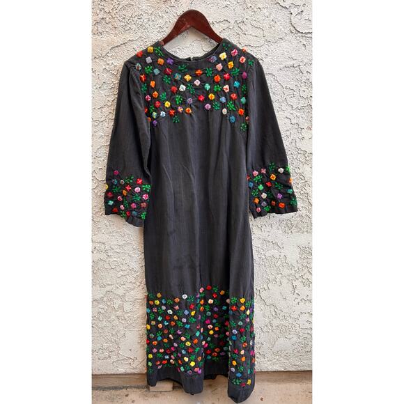 Vintage Gray Hand Embroidered Floral Maxi Dress Boho 70s Mexico Style M - Picture 1 of 6